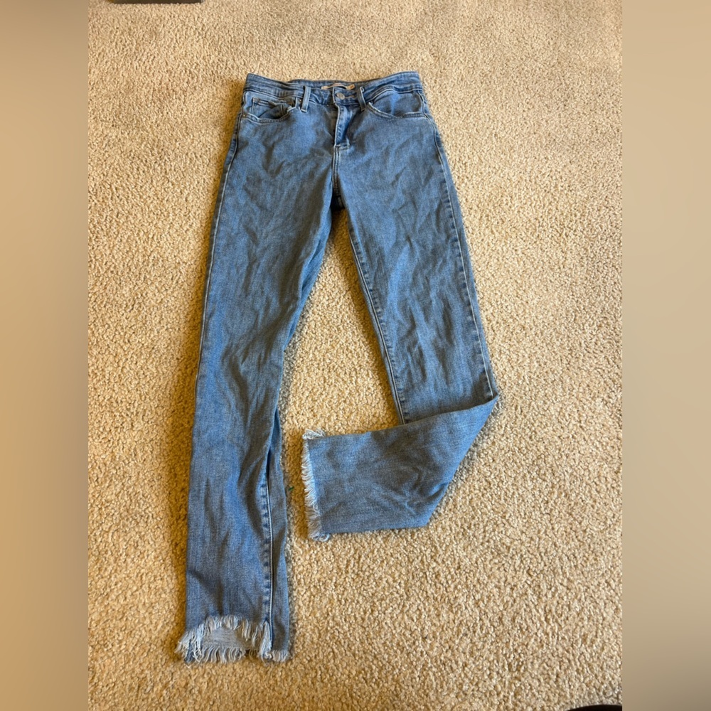 Levi's Classic Blue high rise Skinny Jeans with Frayed Hem
